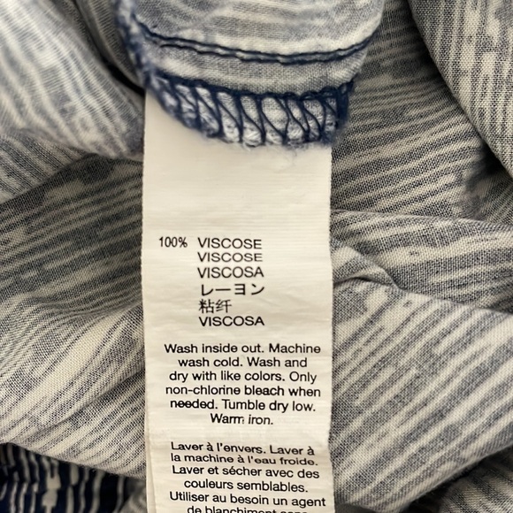 GAP cuffed Capri blue and white lightweight pants in women’s size small - Picture 8 of 8